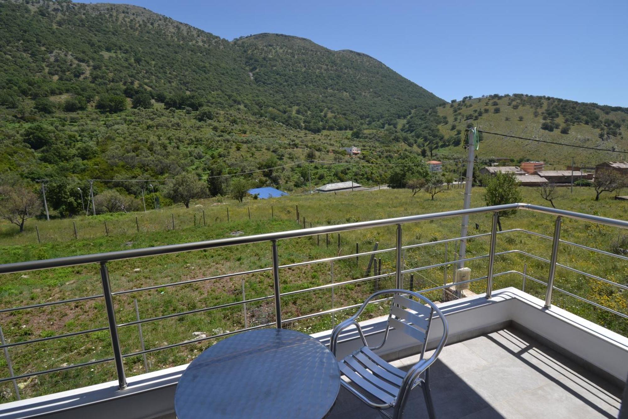 Bujtina Eleni Hotel Химар Екстериор снимка